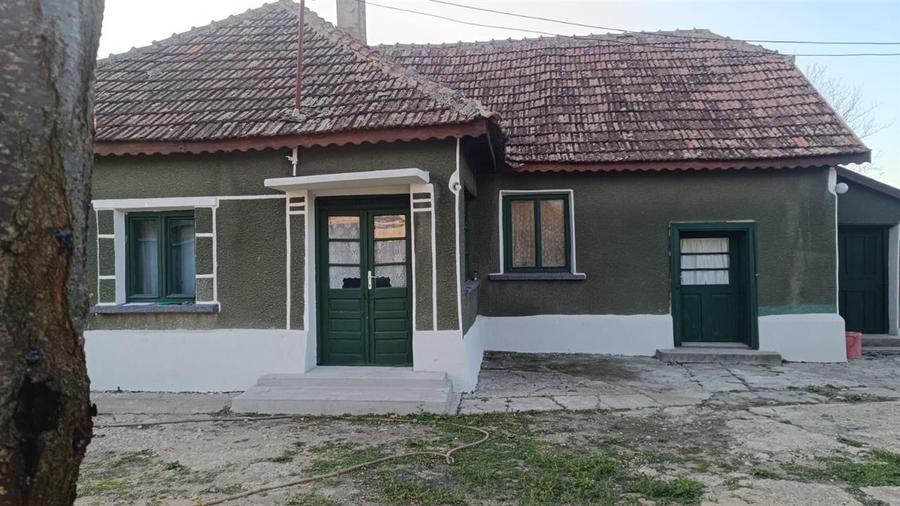 Casă individuală cu 5 camere cu Teren 1412 Mp în Tulca