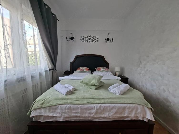 Apartament cu 5 camere semidecomandat în Romană