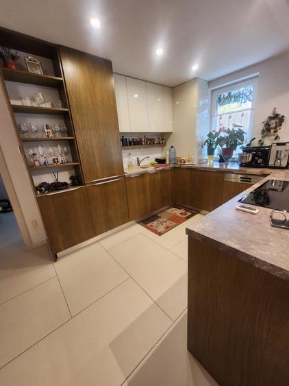 Apartament cu 2 camere semidecomandat, mobilat în Florești