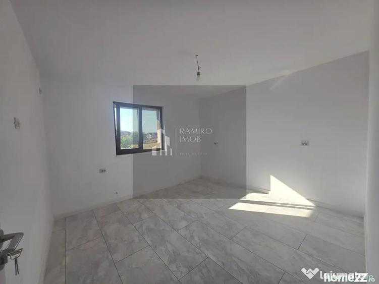 Casă cu 6 camere cu Teren 300 Mp în Central