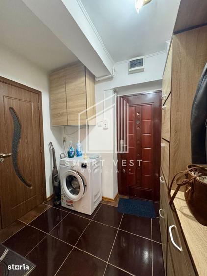 Apartament cu 3 camere semidecomandat, mobilat în Cloșca