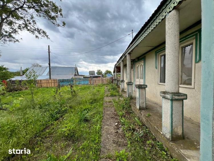 Casă cu 4 camere cu Teren 4430 Mp în Buciumeni