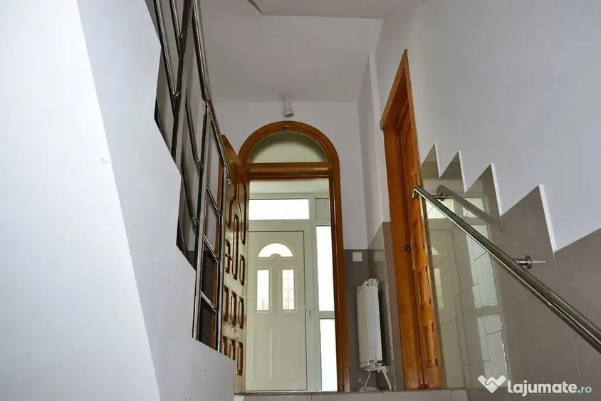 Spațiu comercial, de 903 mp, în Bucium