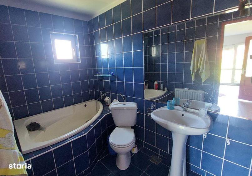 Apartament cu 3 camere, mobilat în Cetate