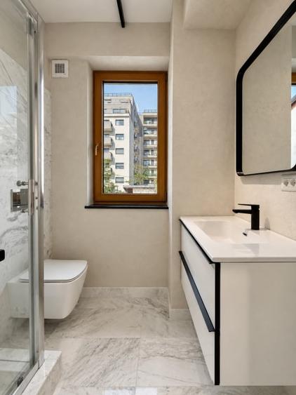 Apartament cu 3 camere decomandat în Domenii