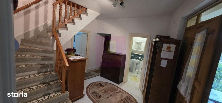 Casă cu 4 camere în Central