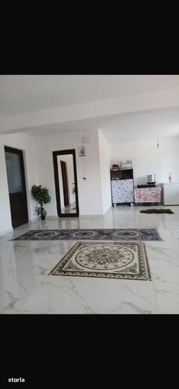 Casă cu 3 camere în Lumina