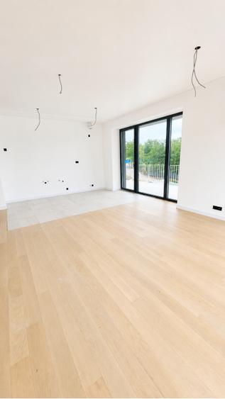 Apartament cu 3 camere decomandat în Colentina