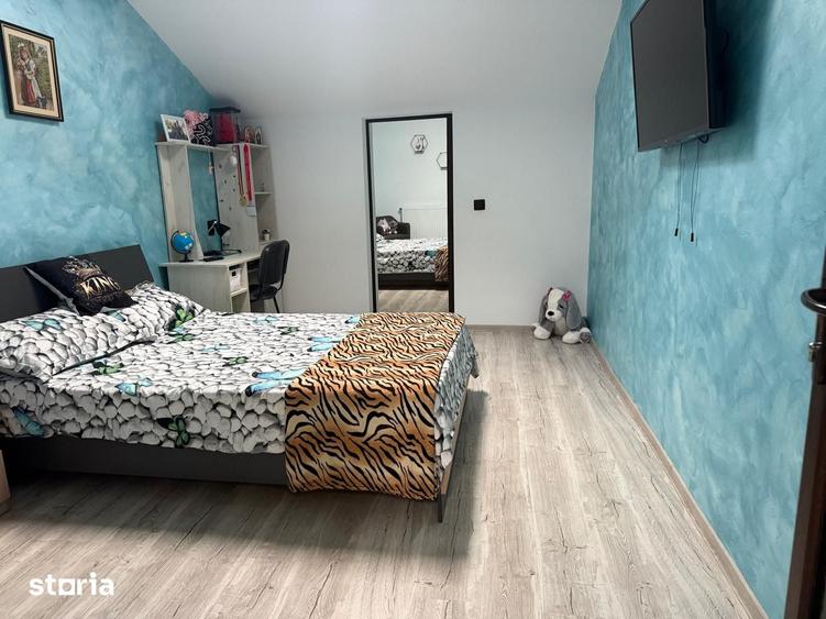 Casă cu 5 camere cu Teren 190 Mp în Chercea
