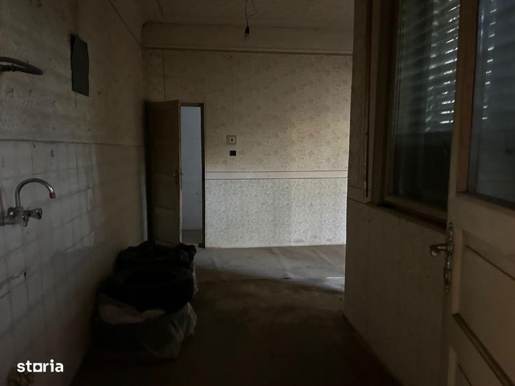 Casă cu 3 camere în Sântion