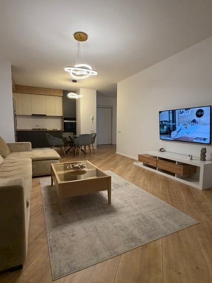 Apartament cu 2 camere, mobilat în Central