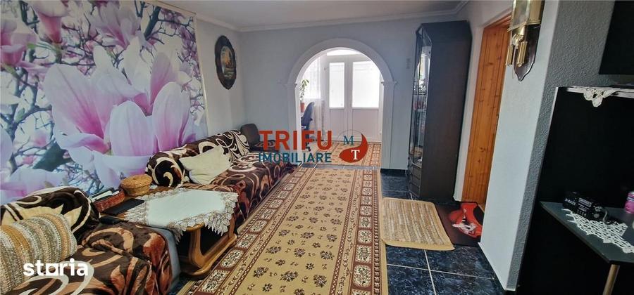 Casă cu 6 camere cu Teren 196 Mp în Central