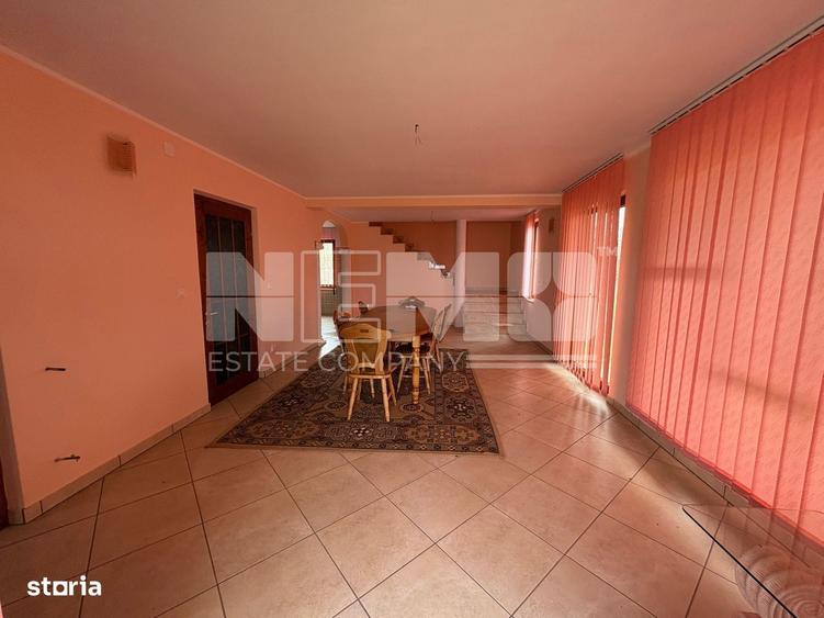 Casă cu 4 camere în Straja
