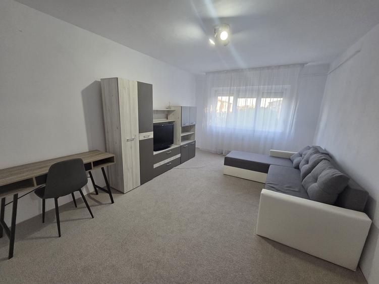 Apartament cu 2 camere decomandat în Lipovei