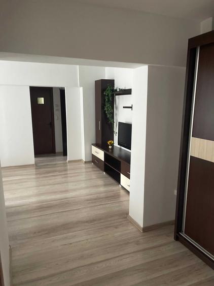 Apartament cu 2 camere semidecomandat în Colentina — fotografia 3