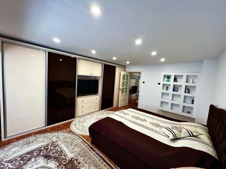 Apartament cu 3 camere decomandat în Exterior Vest
