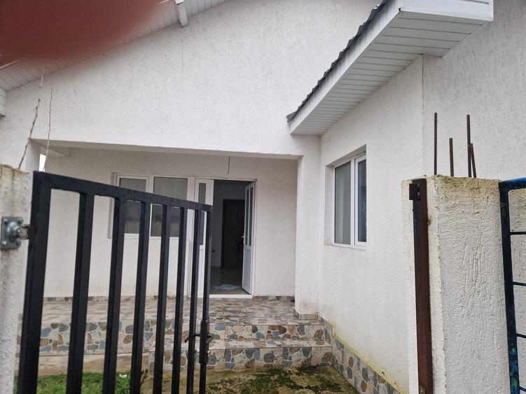 Agenție imobiliară vindem casă la sol în Năvodari - 1