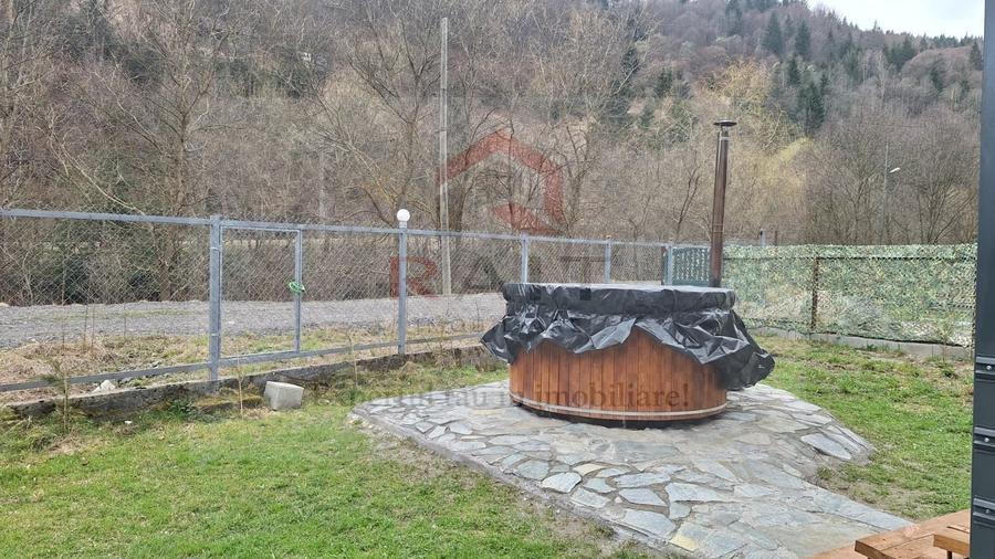 Casă individuală cu 5 camere cu Canalizare în Rucăr