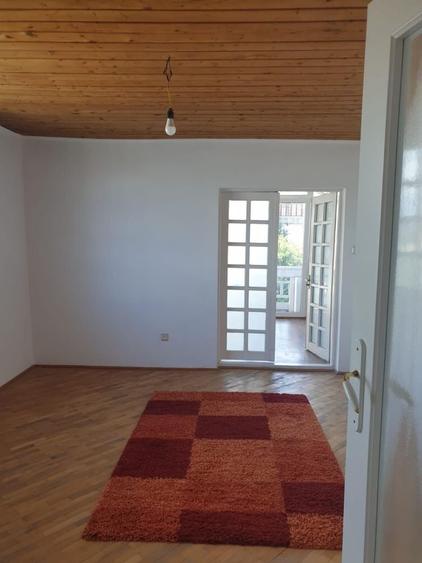 Casă cu 4 camere cu Teren 300 Mp în Central