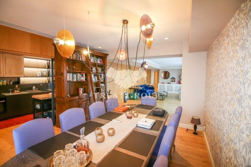 Penthouse cu 4 camere semidecomandat, mobilat în Grădina Icoanei