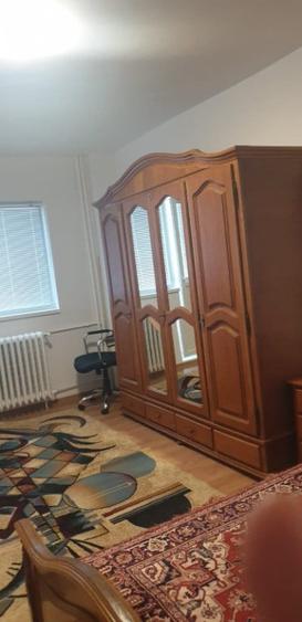 Apartament cu 2 camere decomandat în Tei