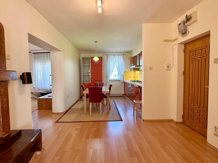 Apartament cu 3 camere decomandat în Cazino