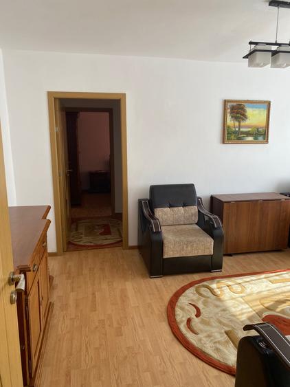 Apartament cu 2 camere semidecomandat în Banca Națională