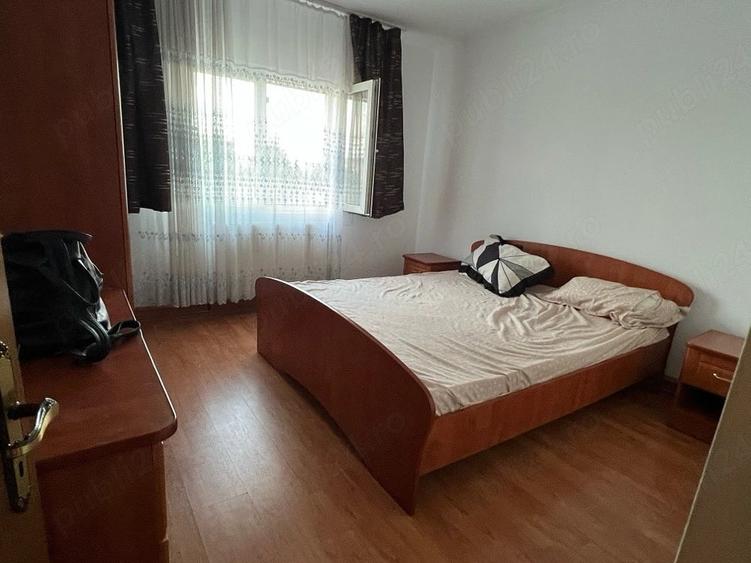 Apartament cu 2 camere decomandat în Micro 12