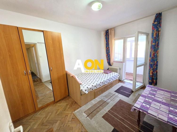 Apartament cu 3 camere decomandat, mobilat în Cetate