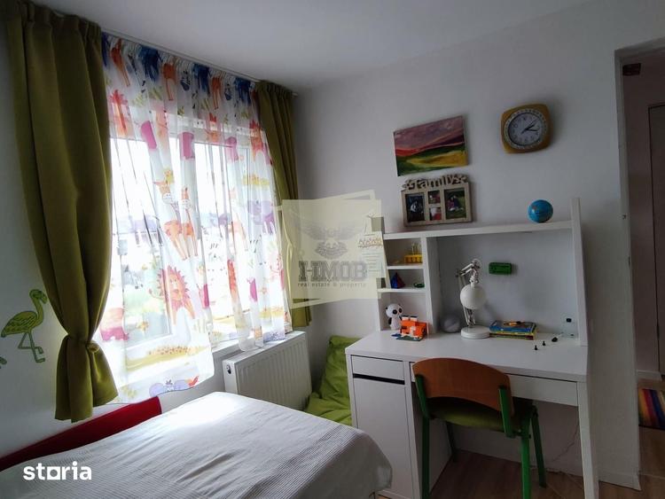 Casă cu 5 camere cu Teren 355 Mp în Cristian