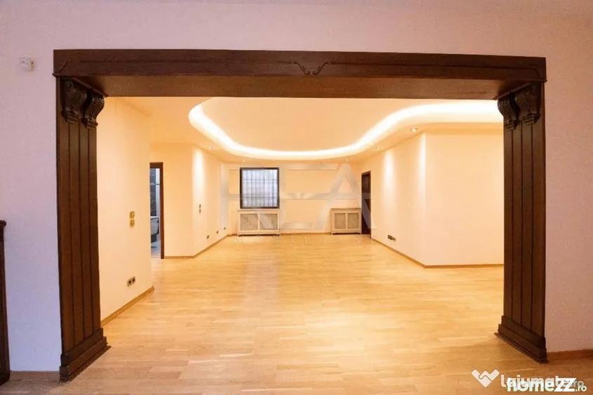 Casă cu 22 camere cu Teren 719 Mp în Băneasa