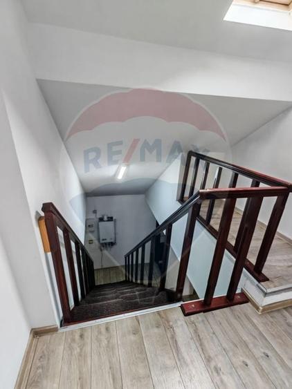 Casă cu 4 camere cu Teren 50 Mp în Blumăna