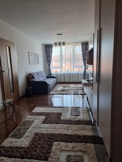 Apartament cu 2 camere semidecomandat în Romanilor