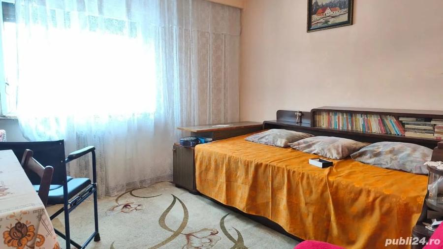 Apartament cu 3 camere decomandat în Central