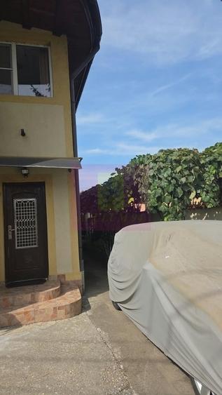 Casă cu 5 camere în Pantelimon