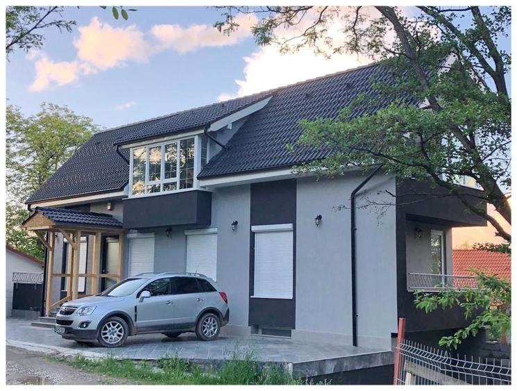 Casă individuală cu 10 camere cu Canalizare în Bran