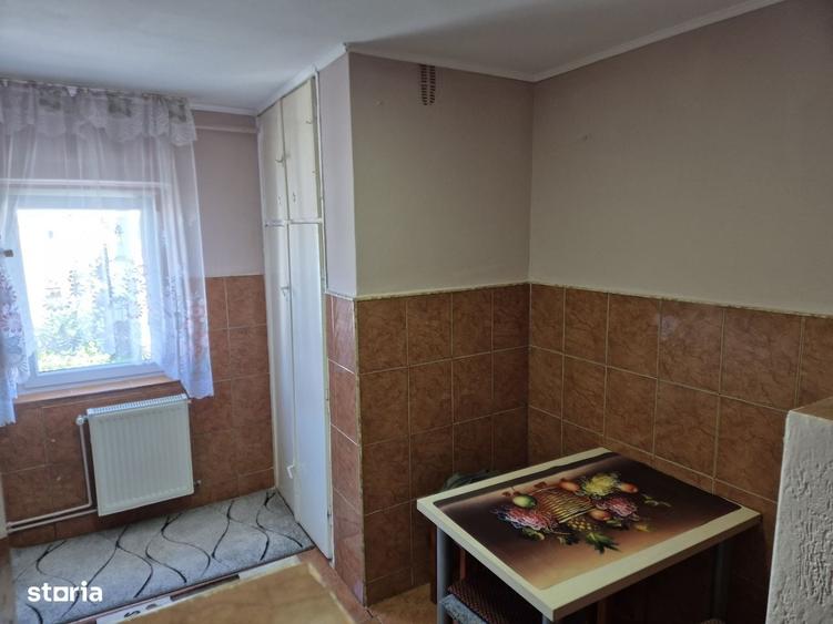 Apartament cu 2 camere semidecomandat în Confecții