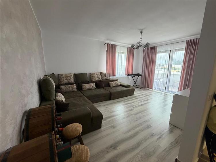 Apartament cu 2 camere decomandat, mobilat în Noua