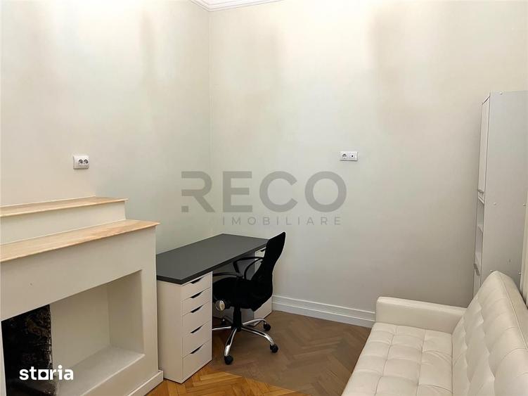 Apartament cu 4 camere semidecomandat în Central