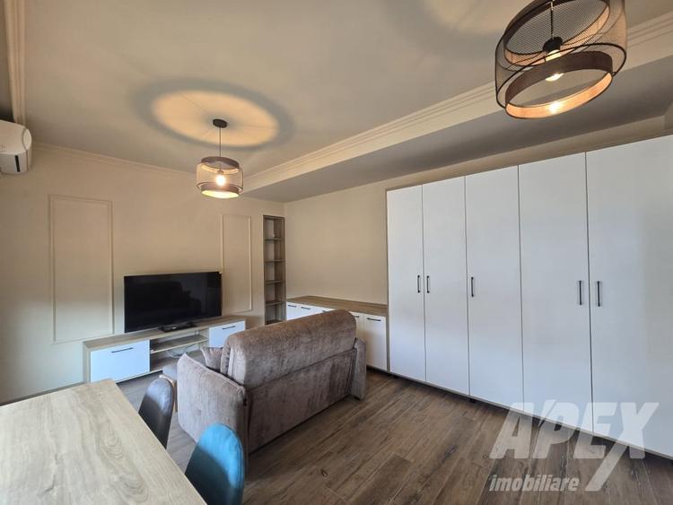 Apartament cu 2 camere decomandat, mobilat în Decebal
