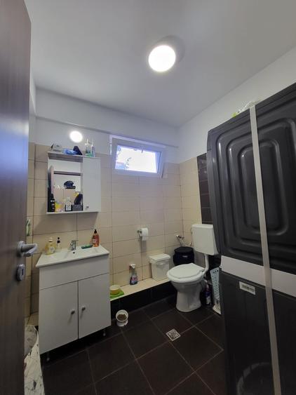 Duplex cu 5 camere cu Canalizare în Sud-Est