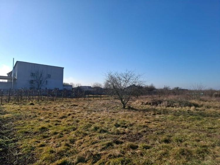 Teren de 870 mp, în Corbeanca