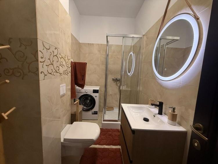 Apartament cu 2 camere semidecomandat în Liteni
