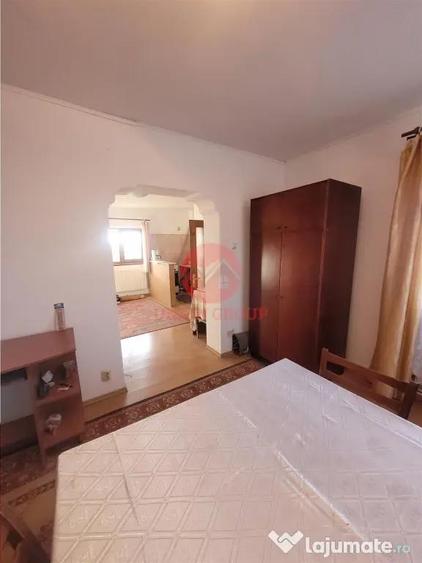 Casă cu 4 camere cu Teren 2500 Mp în Lazu