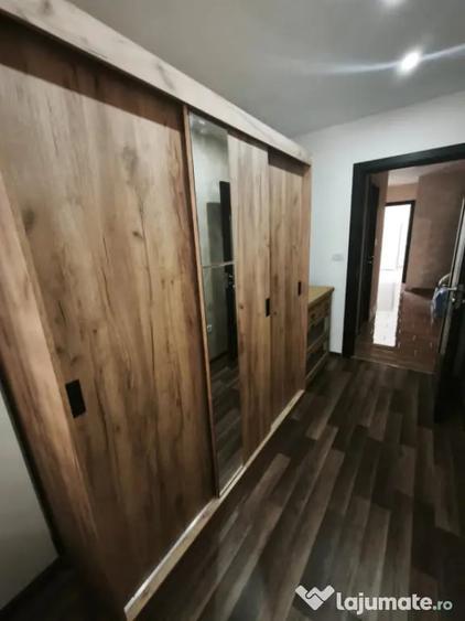 Apartament cu 2 camere decomandat, mobilat în Central
