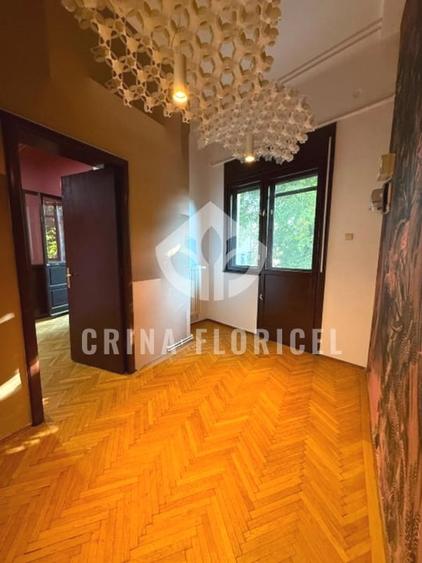 Apartament cu 4 camere decomandat, mobilat în Primăverii