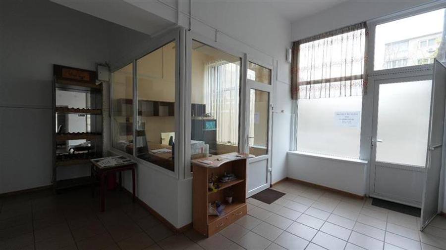 Spațiu comercial, de 232.5 mp, în Central