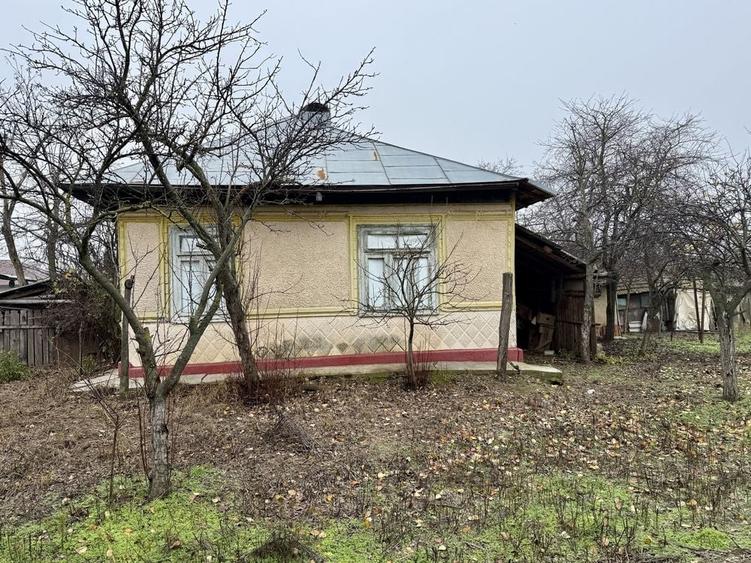 Casă cu 4 camere în Ulmu