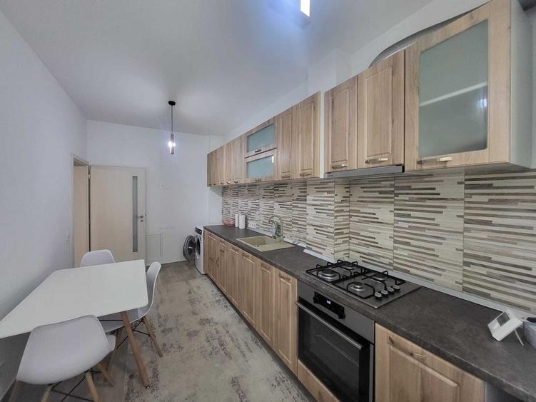 Apartament cu 2 camere decomandat în Rediu