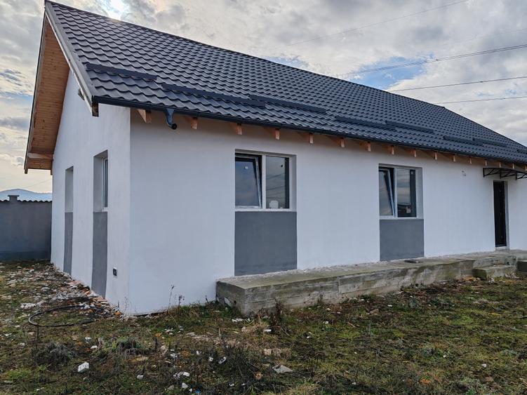 Casă individuală cu 3 camere cu Teren 670 Mp în Tărlungeni